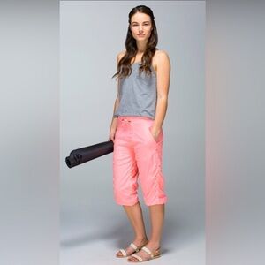 Lululemon Studio size 4 Crop Swift COOLMAX® chafe-resistant breathable in Coral